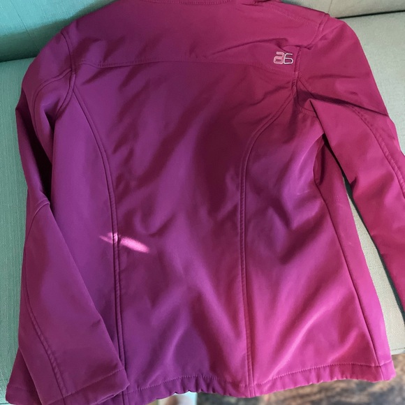 Women’s zip up sports jacket - Picture 4 of 5
